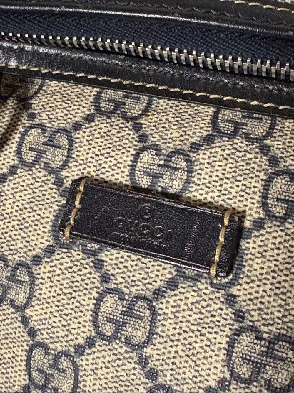 Gucci Beige and Navy GG Monogram Duffel Bag - Picture 3 of 17